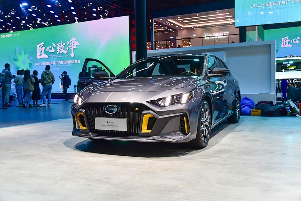 大尾翼+四排氣！廣汽傳祺影豹上海車展登場炫技
