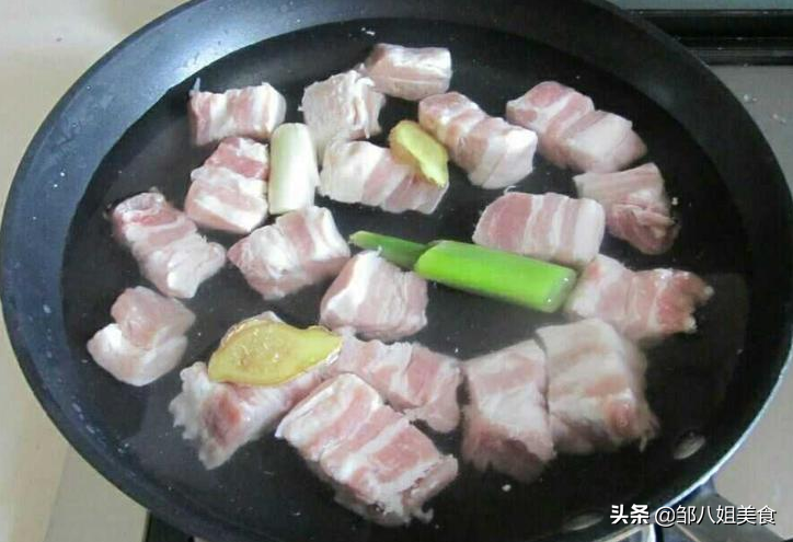 做紅燒肉，掌握3個竅門，出鍋后香味濃郁，色澤紅亮，軟糯不柴