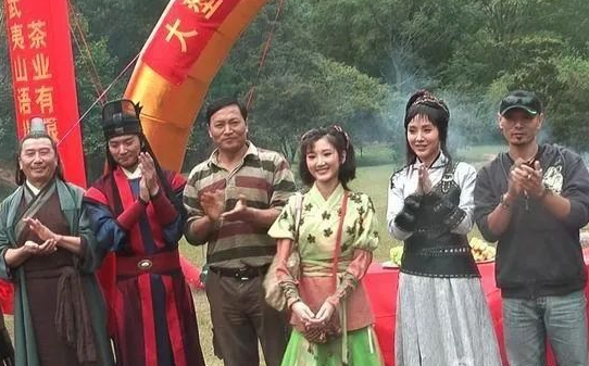 陈翔，不要去欺负一个没爹保护的姑娘，你不是对手