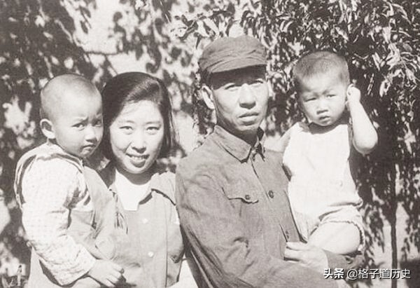 After The Death Of Wang Guangmei Two Special People Appeared At The Memorial Service Which