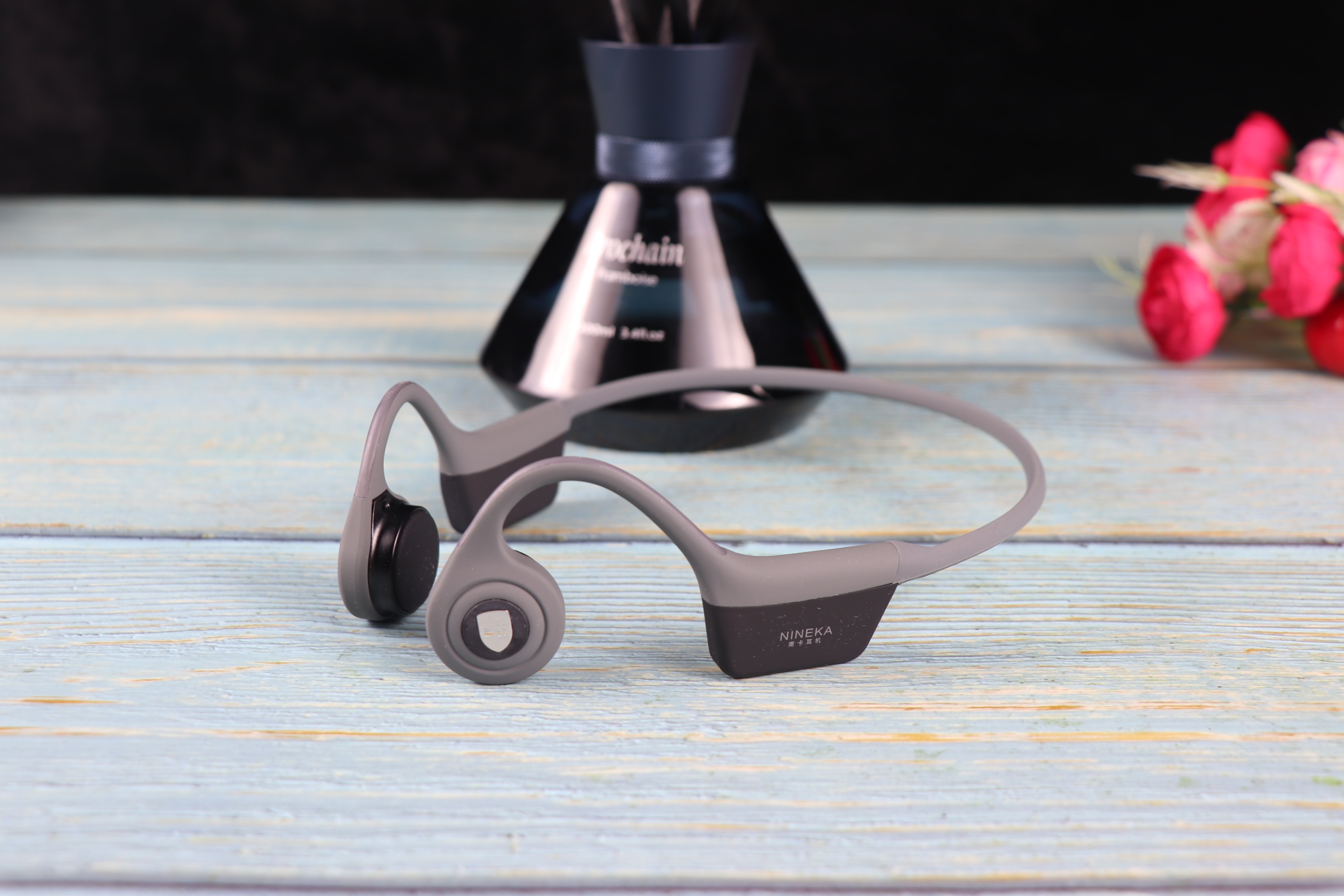 轻便，不伤耳。再遇nineka（南卡）runner骨传导耳机