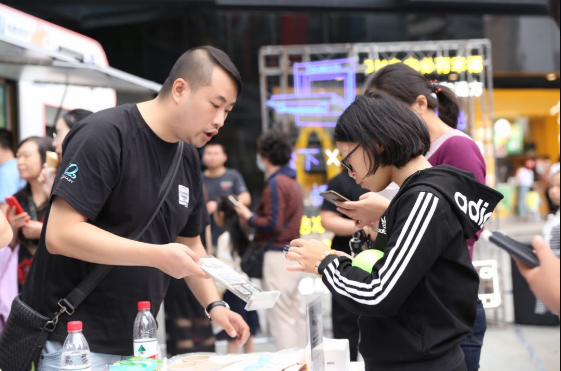 “松太郎の地摊”闪现杭州星光大道 一起来品尝秋日“好食光”