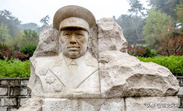 许世友被关，妻子未探望、反写决裂信，解禁后