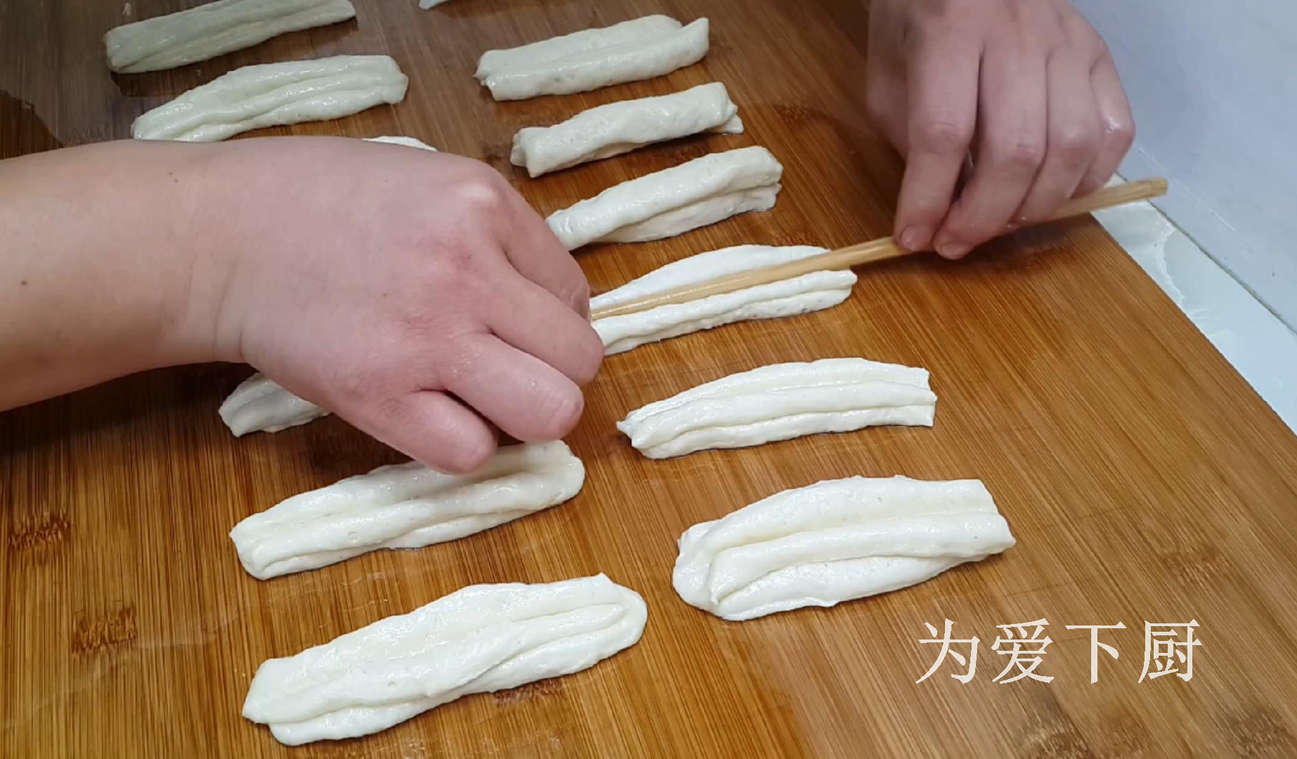 山藥別再煮著吃了，加半斤麵粉，做出創意小油條，學會能開店了