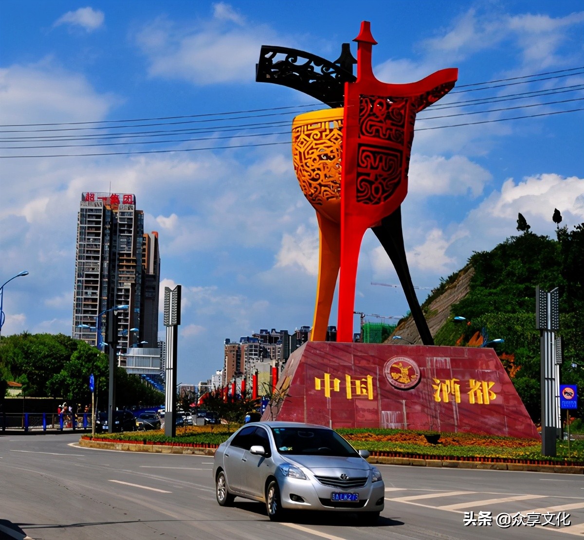 西部的7个百强县，6个是靠煤、石油起家，另外一个是靠酒起家
