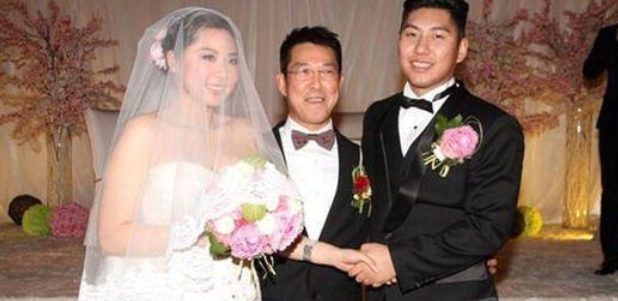七小福重聚引发回忆杀，元彪带儿子露面成亮点，儿子长相更像妈妈