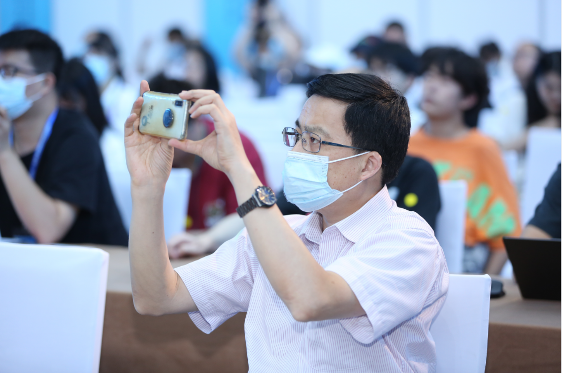 场面火爆！！第二届智能网联汽车生态合作产业峰会在南京顺利召开