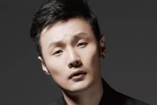 上一个像霍尊这样过河拆桥的，竟是李荣浩？