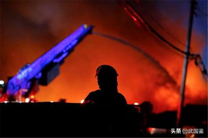 美警开枪打死抗议男子，美突然甩锅反咬称：俄