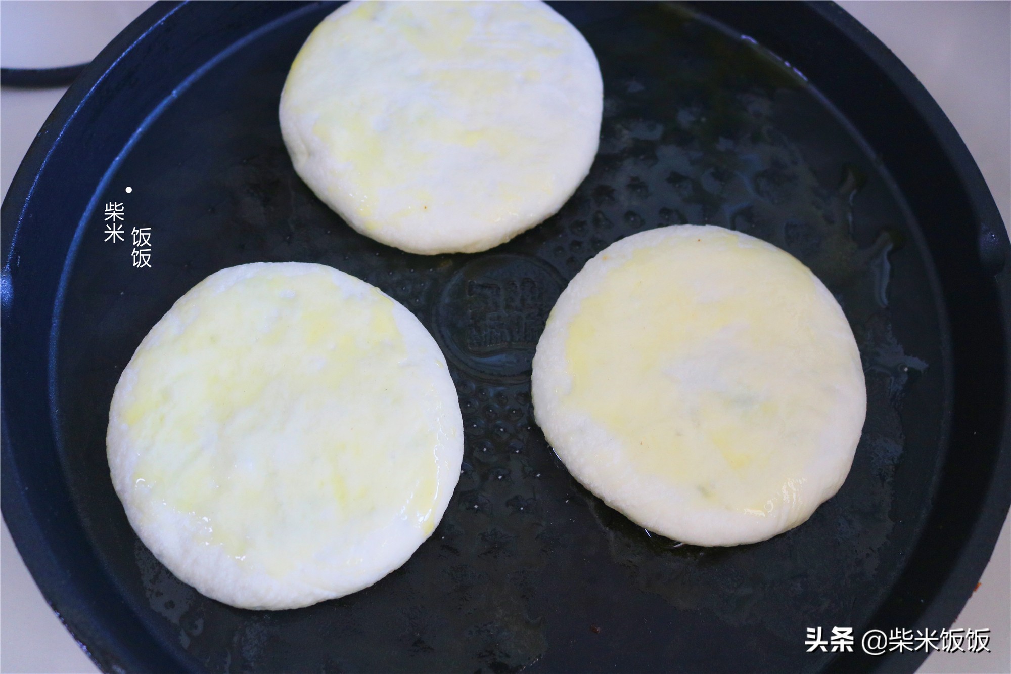 全家都爱的猪肉馅饼，饼皮柔软，馅料多汁，一顿3个不过瘾