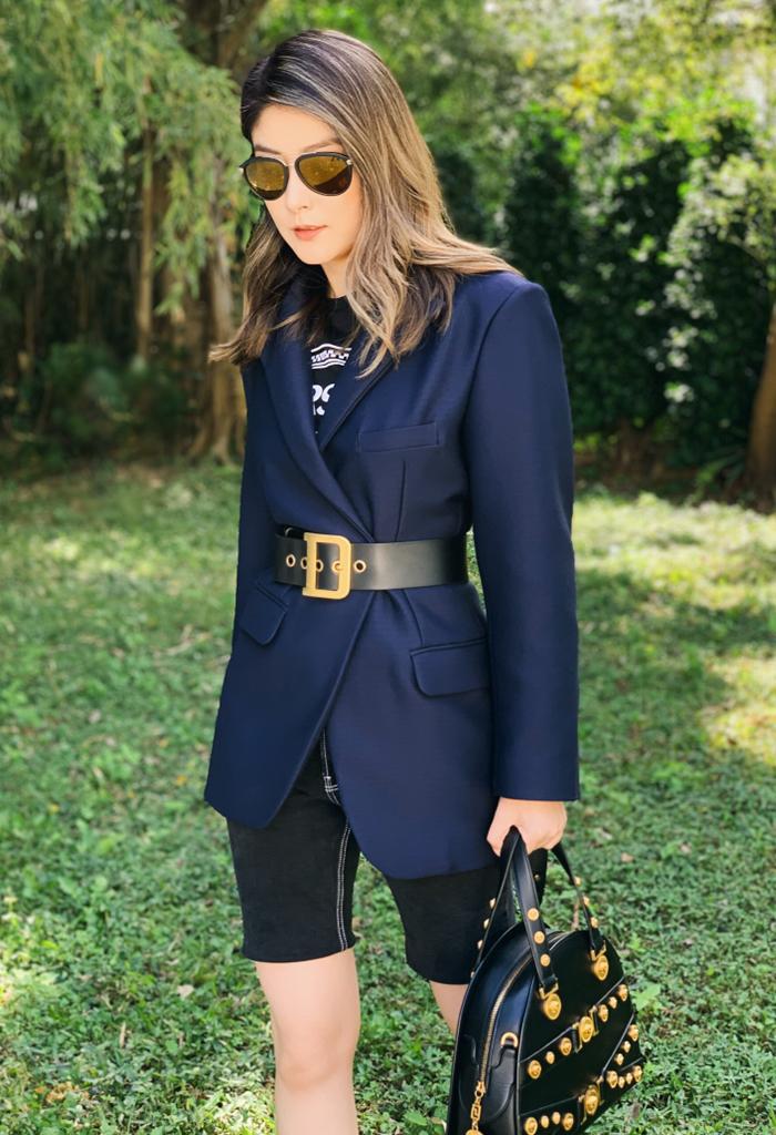 陈慧琳真够奔放，连“隐形裤”也敢穿上台，搭