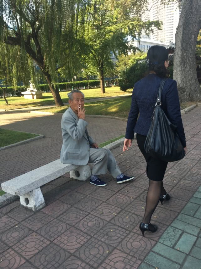 What gifts do North Korean tour guides like?You can send these things