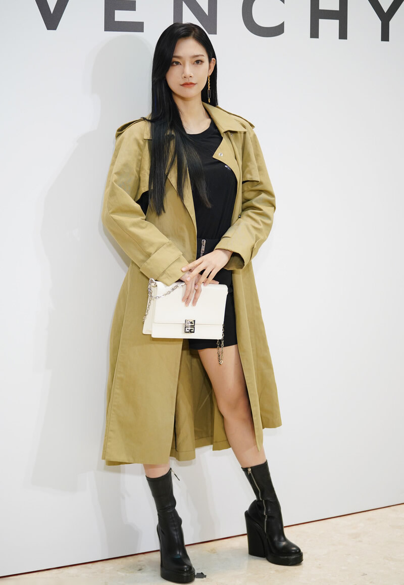 What clothes do you wear when the highest temperature is 16 degrees