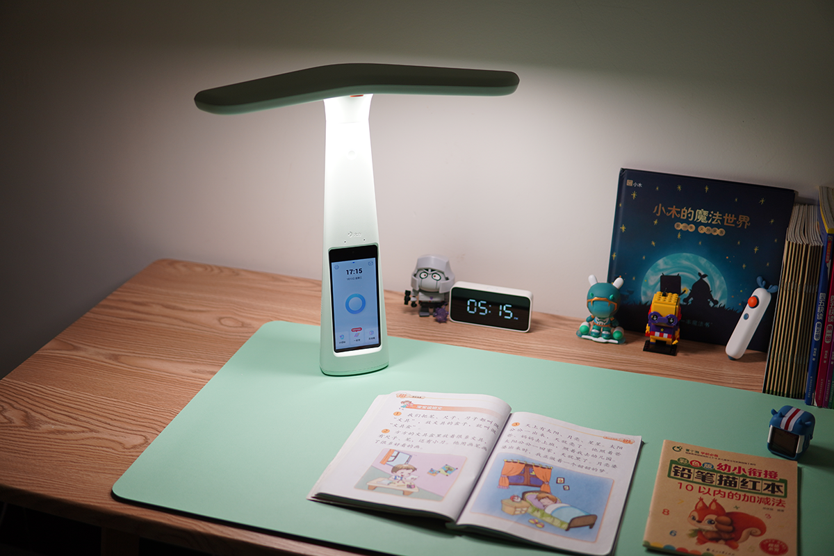 家长安心孩子舒心能辅导功课的大力智能作业灯