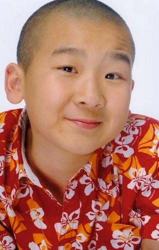 7岁走红3上春晚，让吴孟达靳东做配，“小叮当”