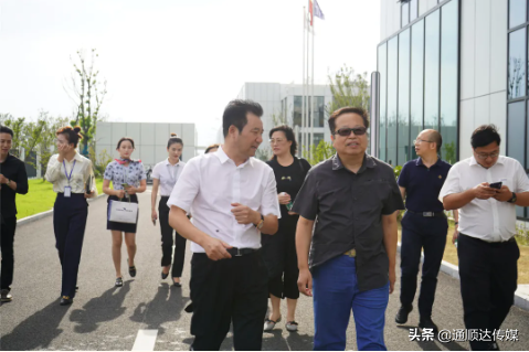 上海市建筑学会理事长曹嘉明一行莅临凯伦高分子产业园参观指导