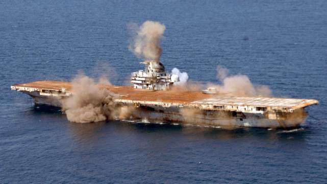 别再幻想了，看看击沉美军航母有多难！全球只