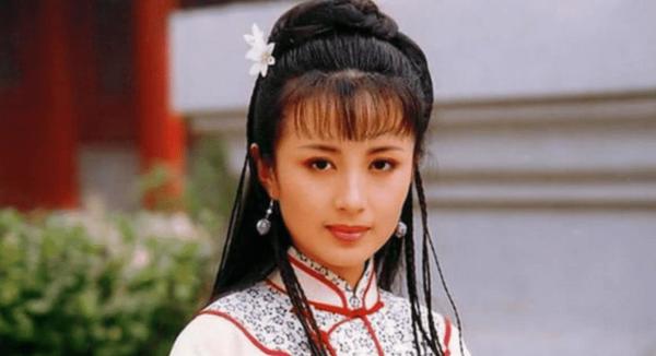 她在拍戏途中意外怀孕，如今10年过去了，孩子的