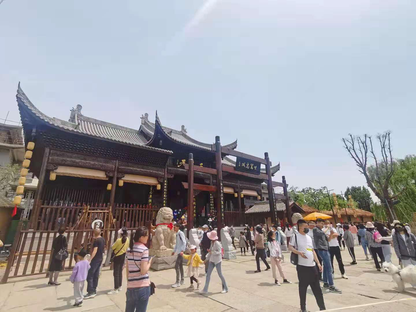 两天假期哪里玩？启封故园嗨翻天