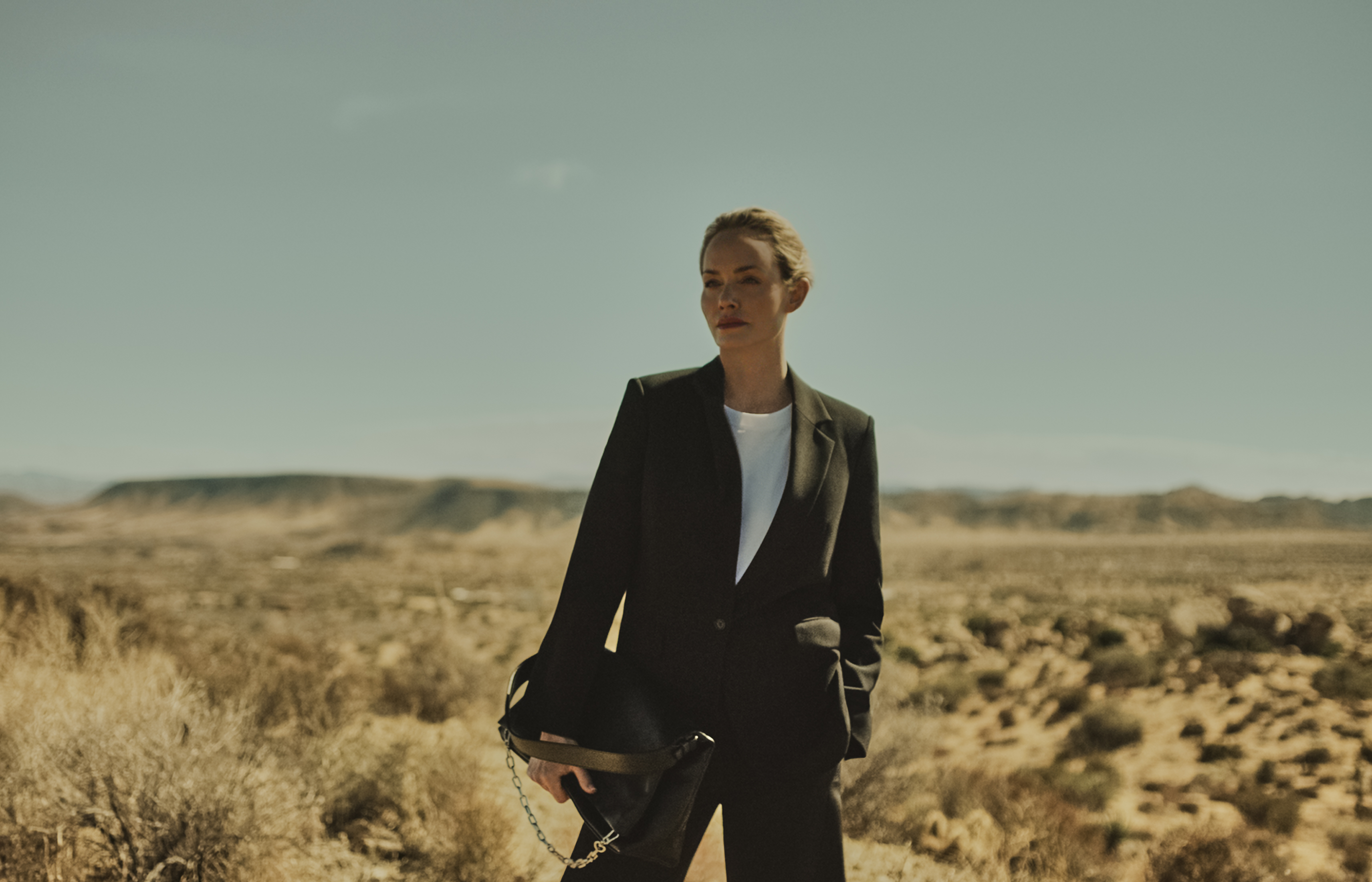 演绎春夏生态时尚KARL LAGERFELD X AMBER VALLETTA 联名系列发布