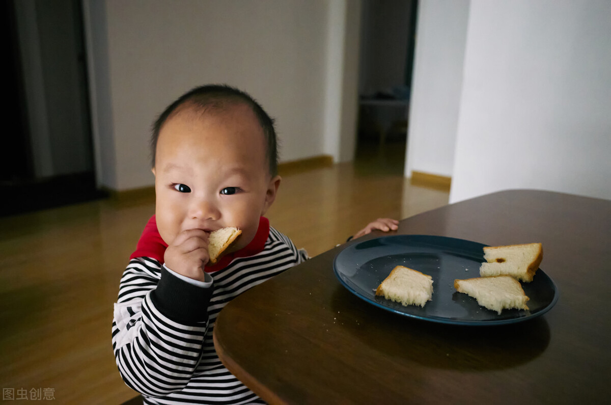 辅食添加注意事项多，新手妈妈一定要了解这些坑