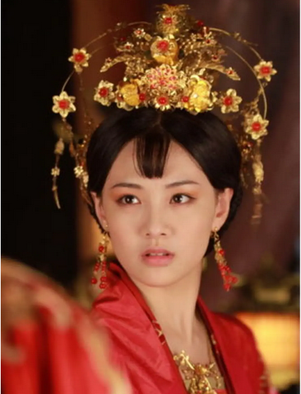 郑爽怒怼合作方背后，怎么活成了“个性热搜女王”