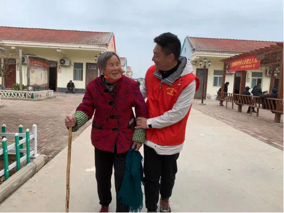 河南太康：志愿服务路上的“最美夫妻档”