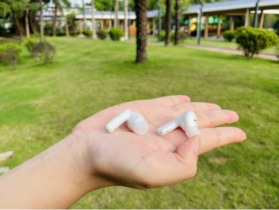 降噪耳机不选AirPods Pro，试试派美特这款，低延迟+双重主动降噪