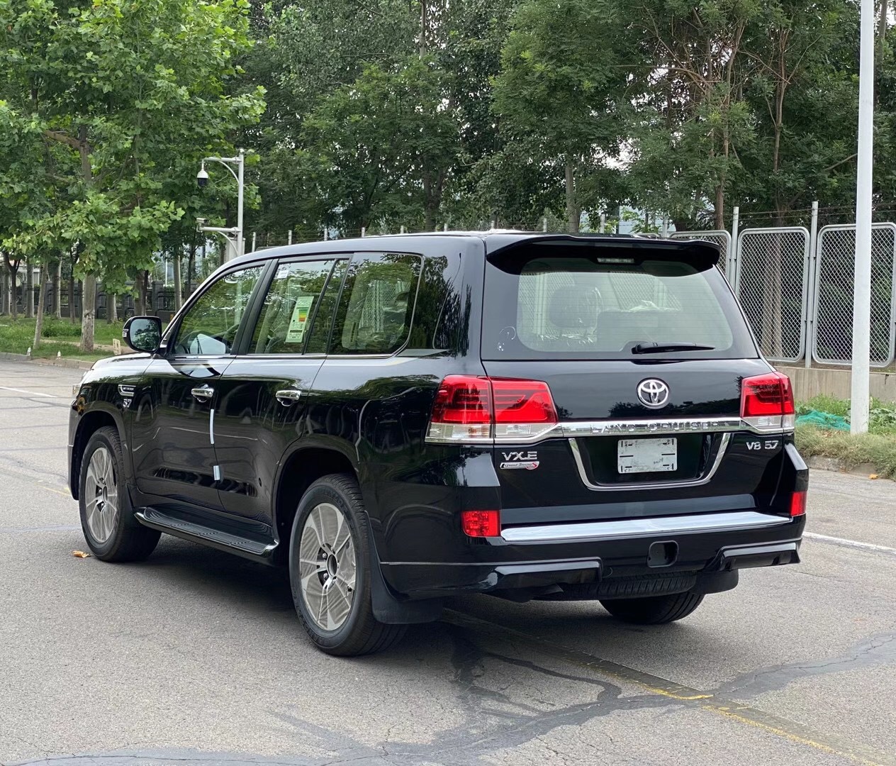 丰田兰德酷路泽5700陆巡20款全国最低价