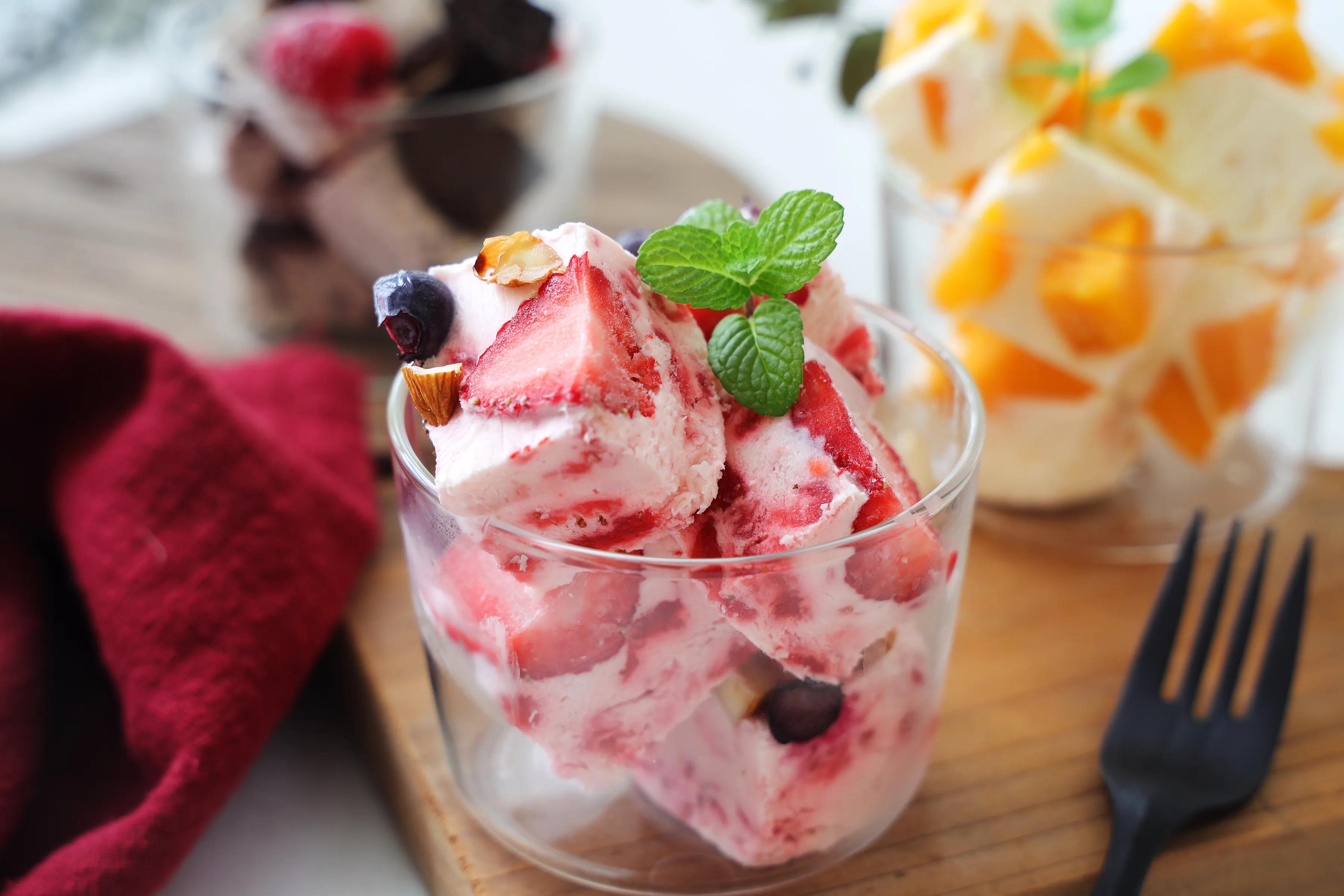 夏天別吃雪糕了，教你超火的厚切酸奶，甜而不膩，冰冰涼涼特過癮