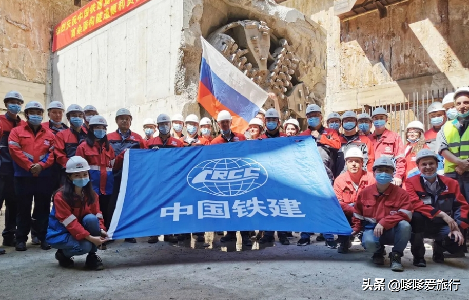俄罗斯送来新年大礼，递上28亿地铁订单，西方：中国速度实在快