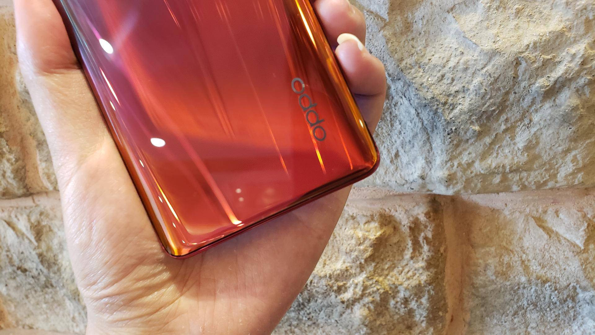 OPPO Reno3 Pro入门评述：现阶段最轻巧的5G手机上，没有之一