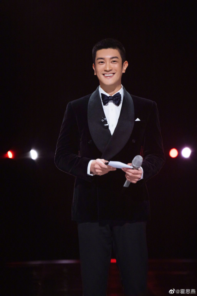 杜江回應浪姐修圖過度，霍思燕變迷妹力挺，大贊老公氣場口才一流