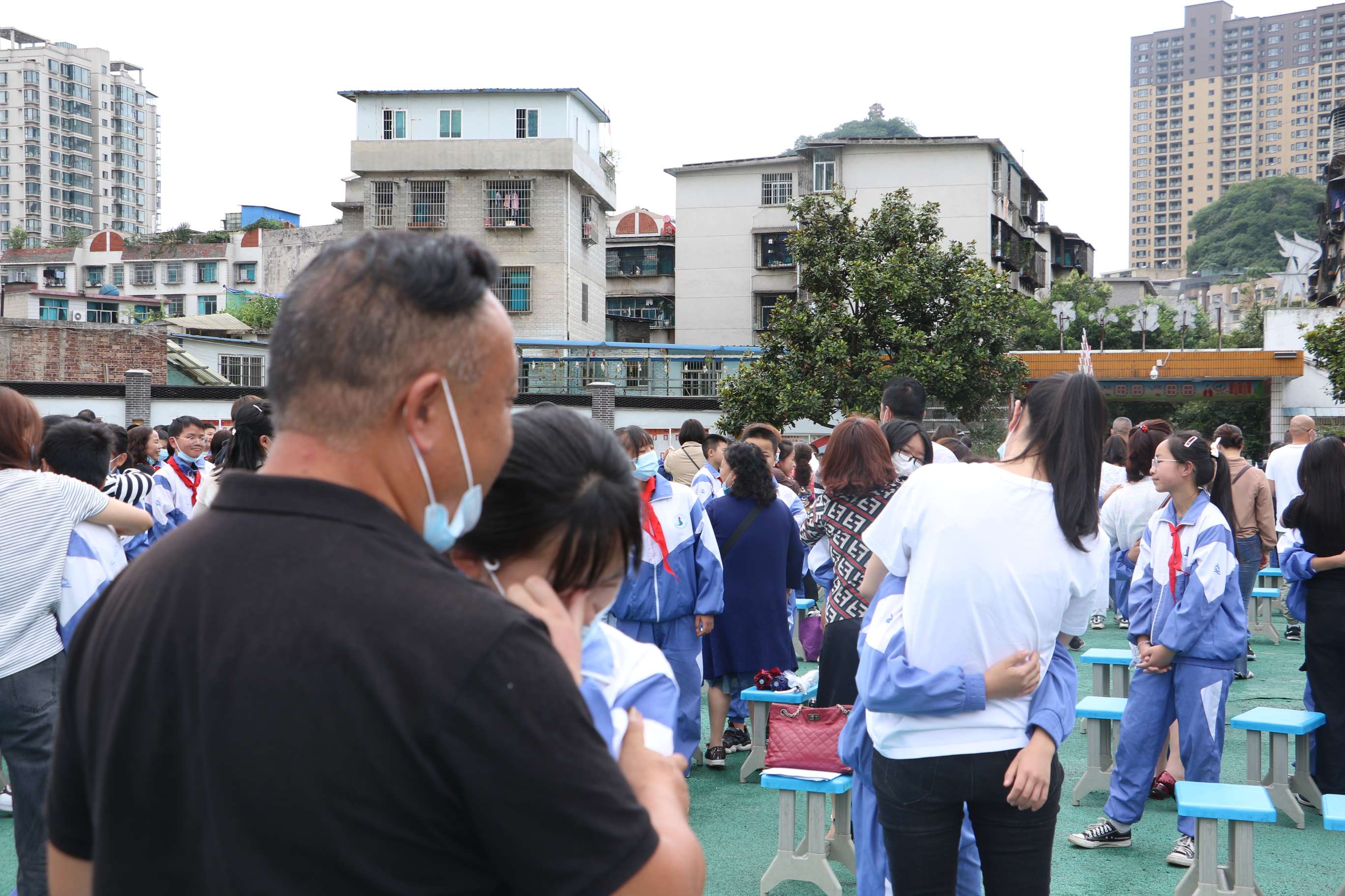 六盘水市实验小学袁野图片