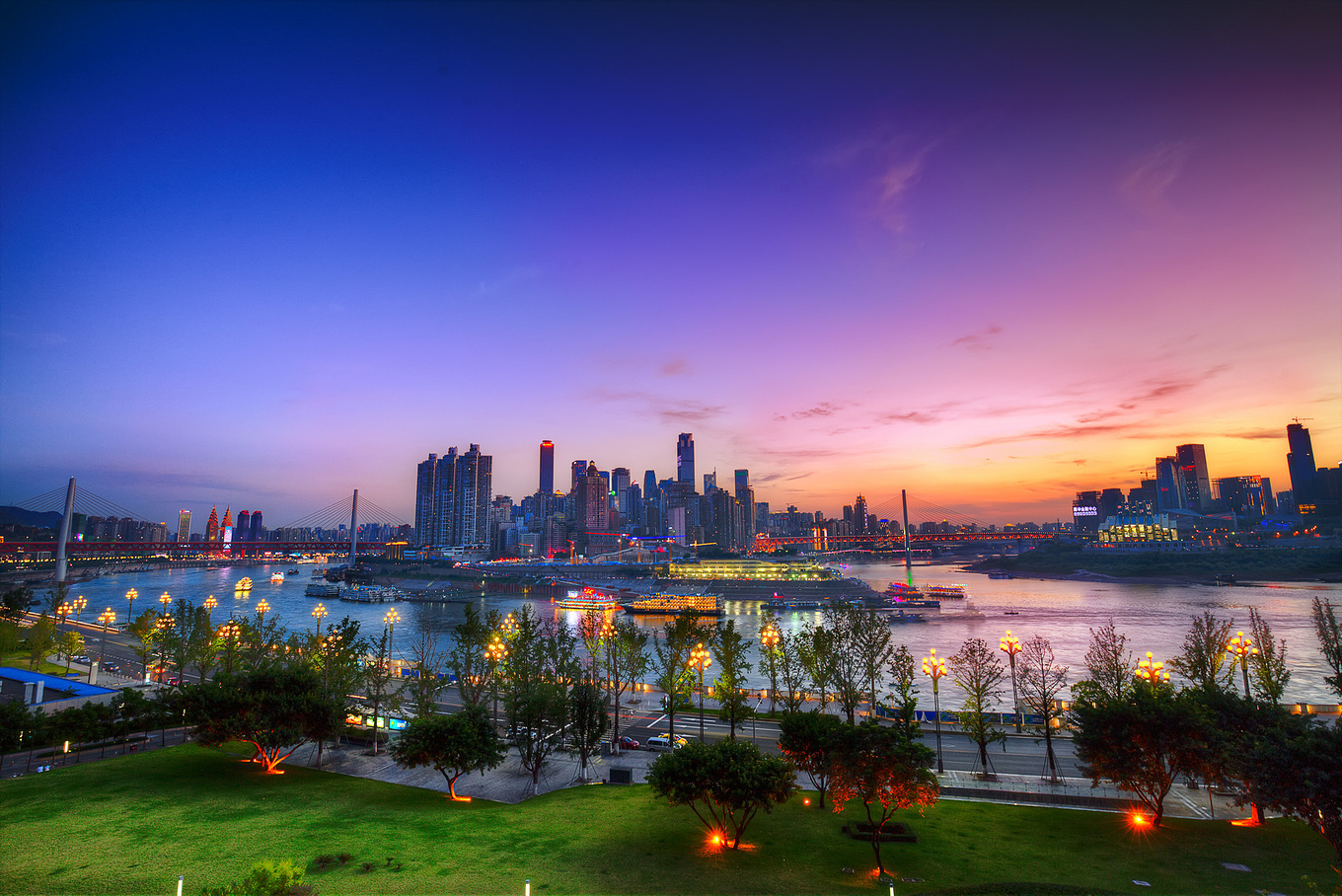 重庆必打卡的5个景点，体验地道山城魅力，不愧是中国顶级夜景