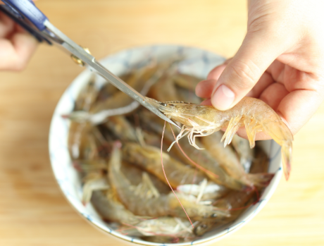 图片[3]-白灼虾时 别直接放水里煮 学会老渔民的做法 原汁原味超鲜嫩-起舞食谱网