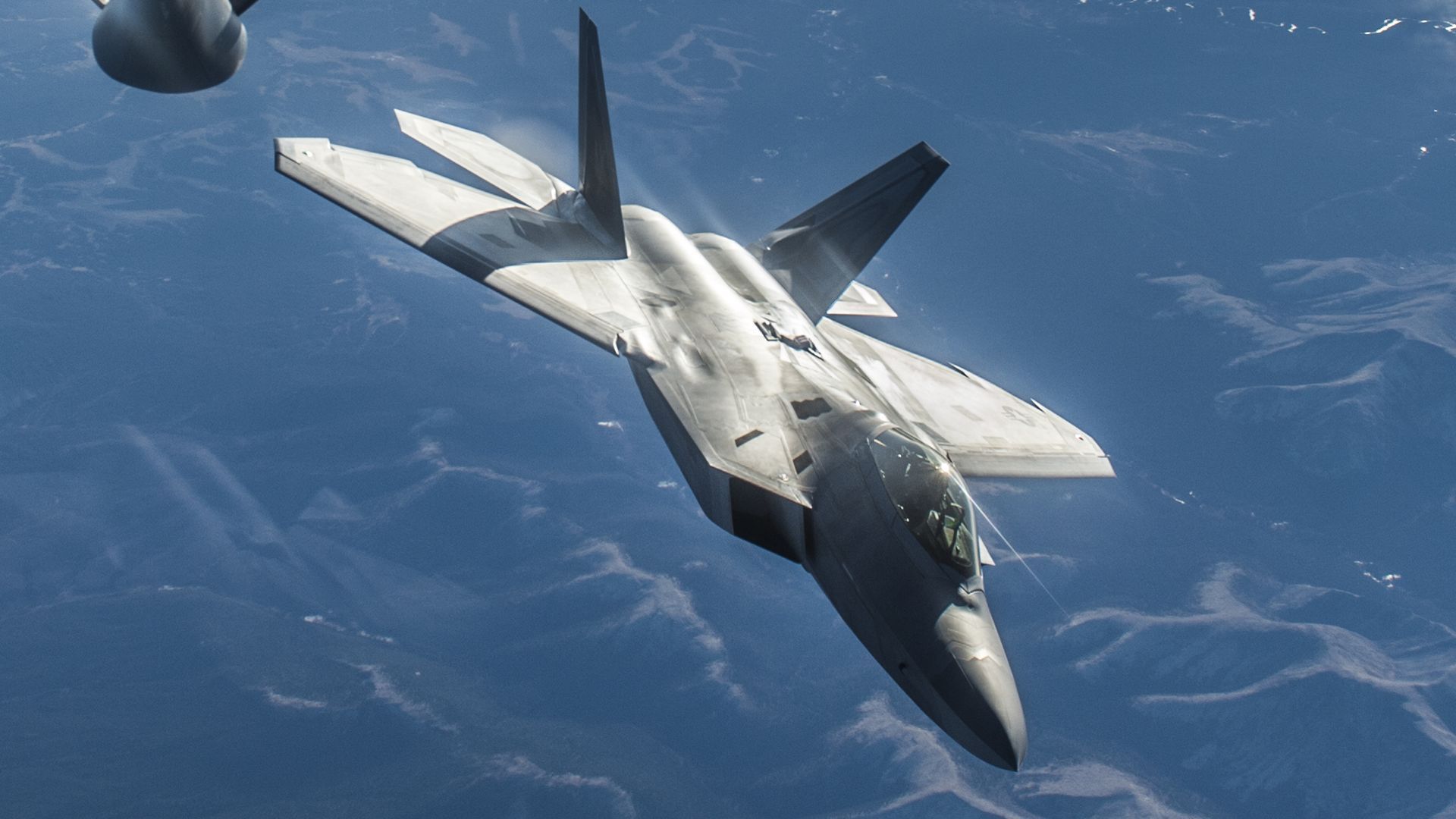 隐身战机爬升效率对比：F22最高2万米，苏57最高1.9万米，歼20大约1.8万米