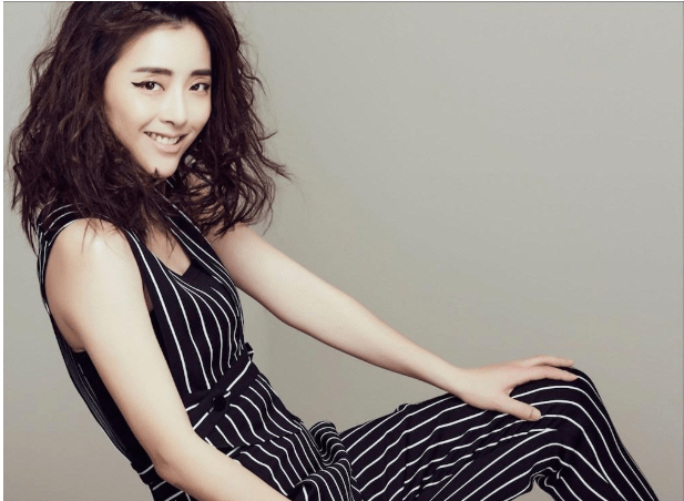 被杜淳追求，38天闪婚闪孕，被迪士尼封杀，黄小