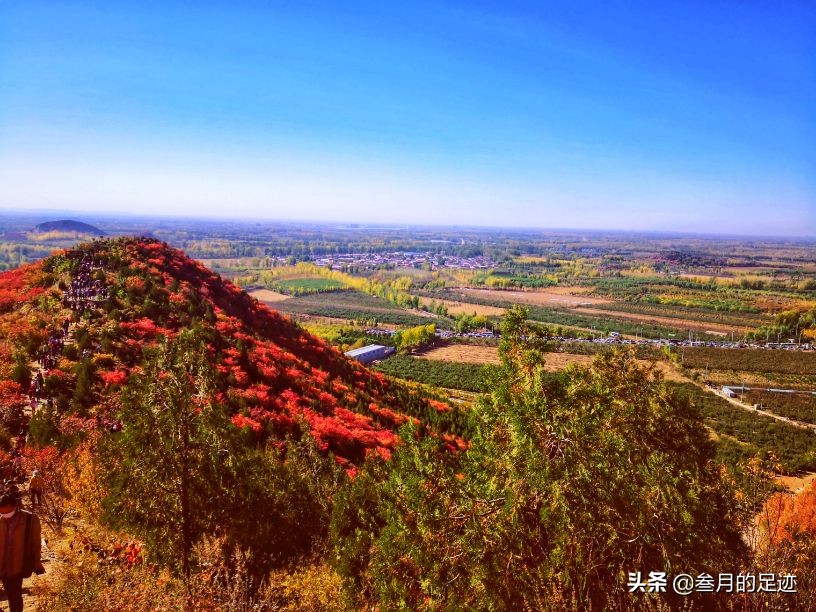 On weekends, check in Shunyi’s free scenic spot, the colorful shallow mountains, the red leaves are beautiful, and there are so many tourists.