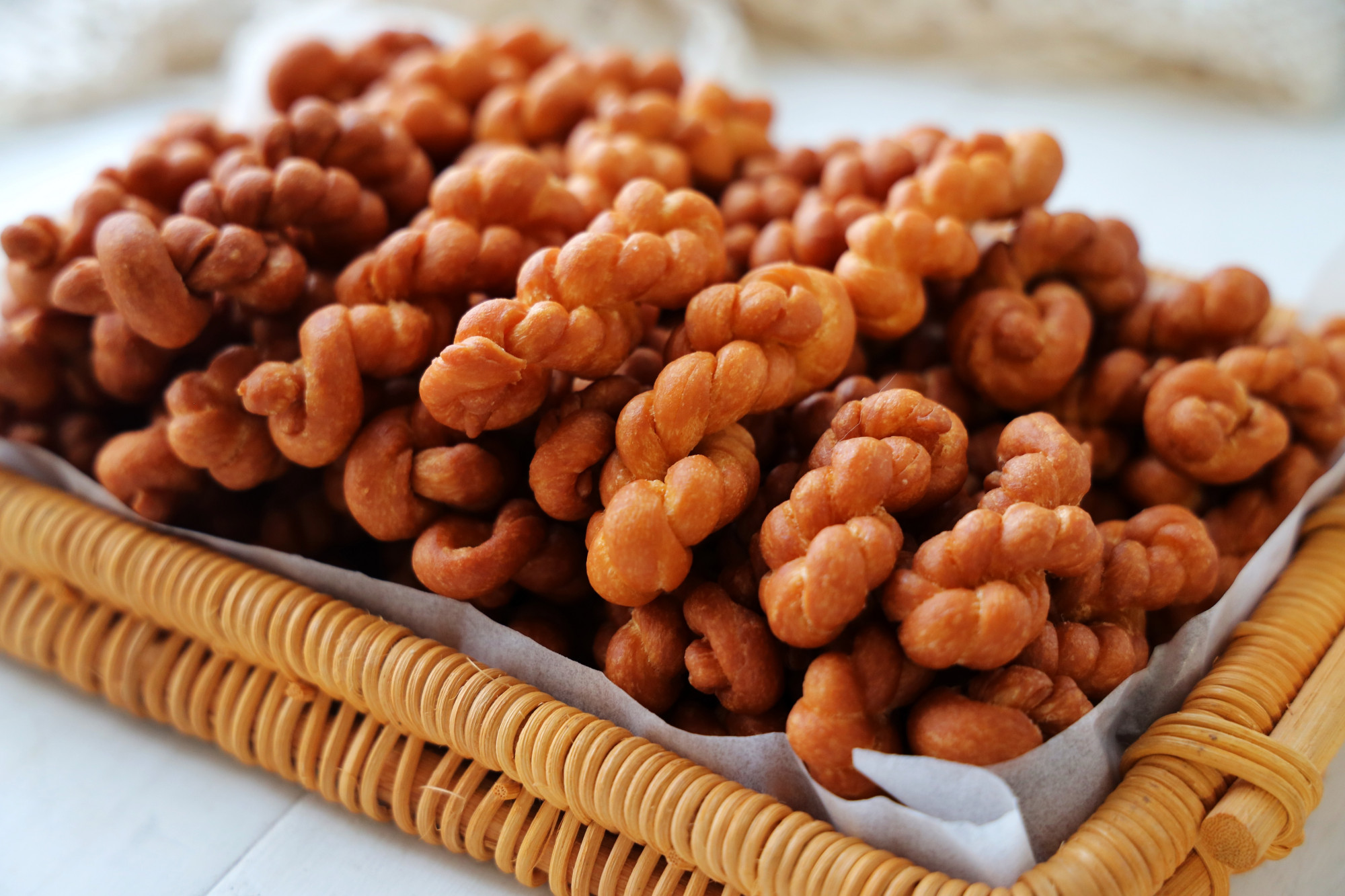 小时候，逢年过节必做的小零食，又酥又脆，制作简单，家人超爱吃