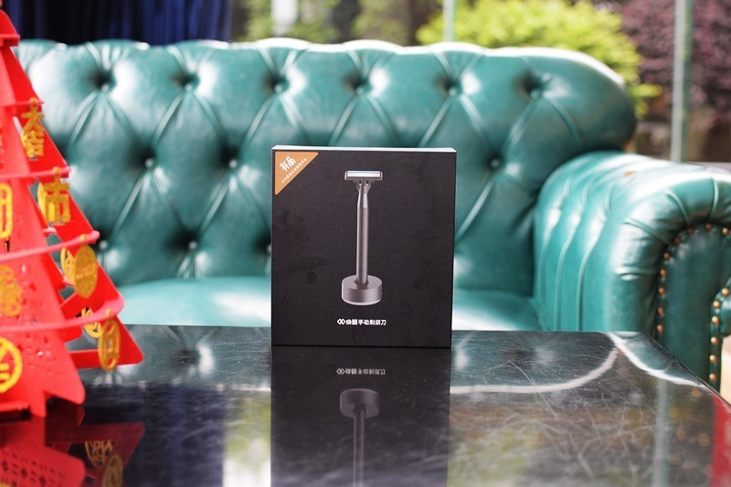 顺滑无感剃须 焕醒手动剃须刀套装