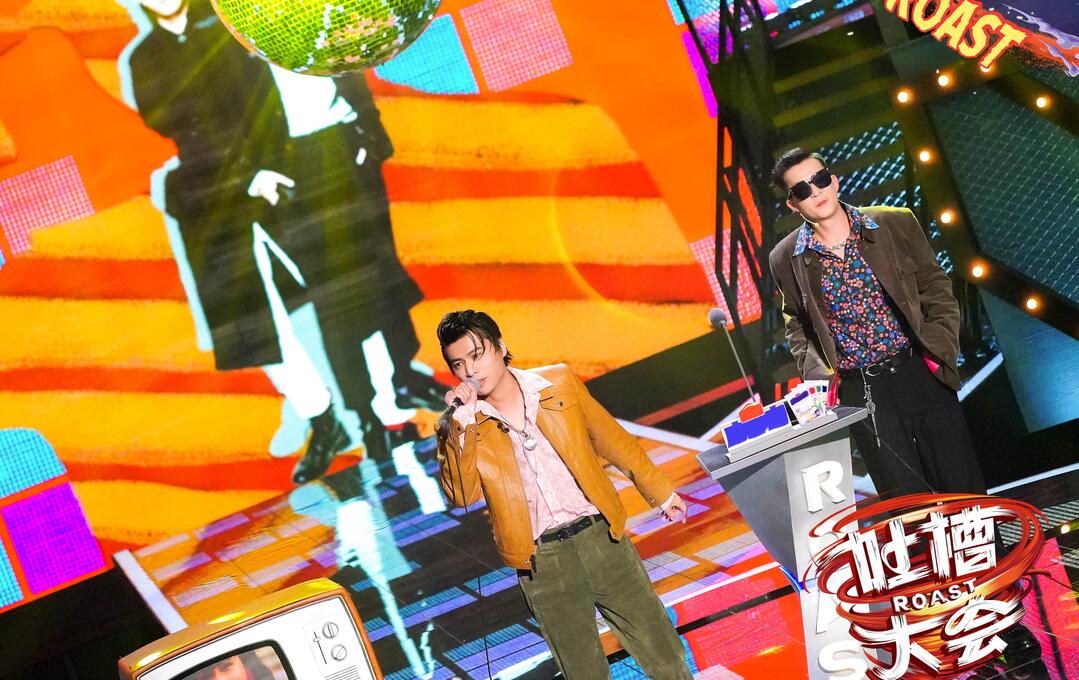 Plum absurd right " prompt of the congress that spit groove implement " the response gave Yi Li contest and star honored guest's greatest respect