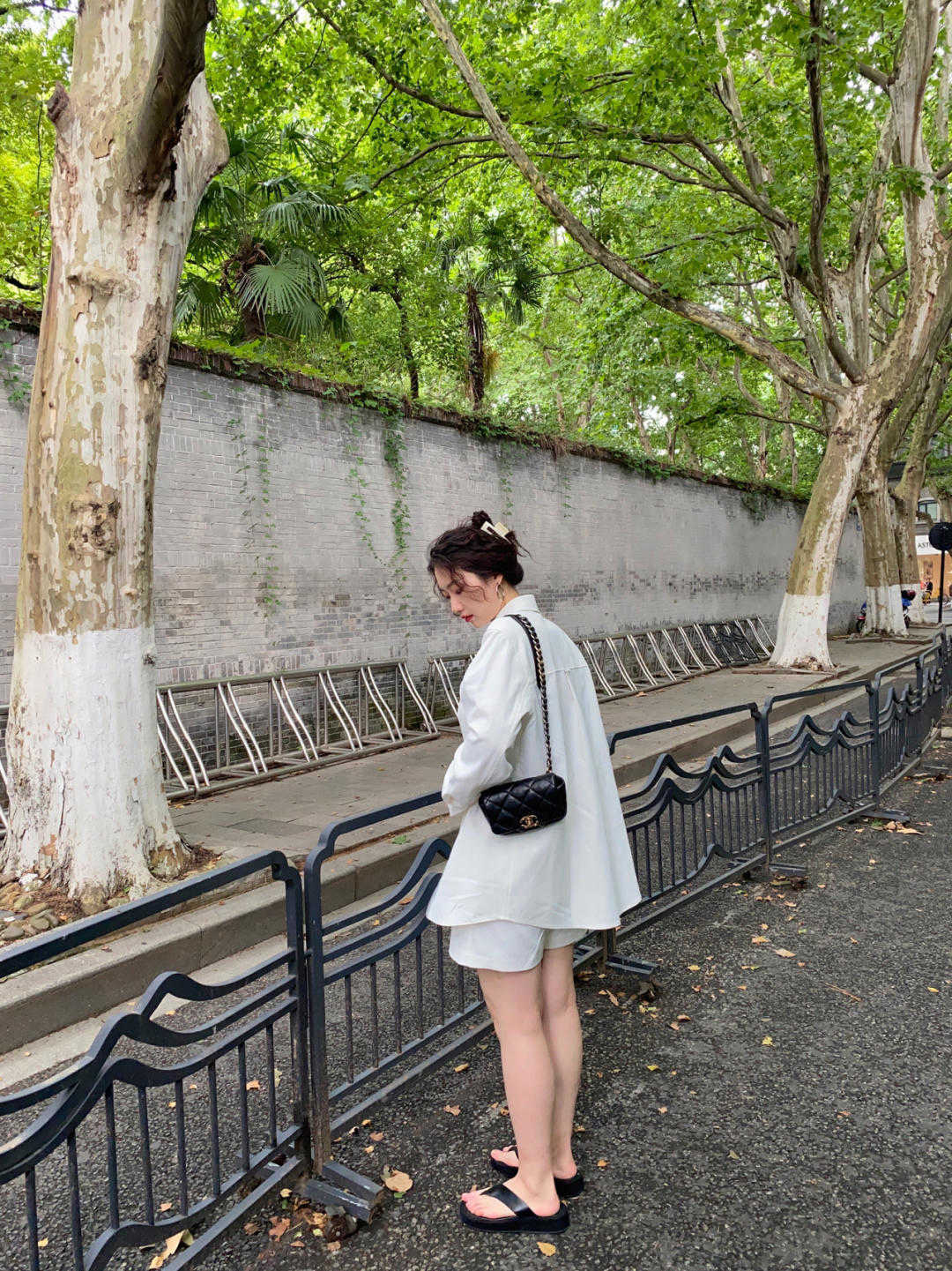 时尚和大牌没啥关系，颜色搭配对了，依然能穿出高级感，漂亮大气