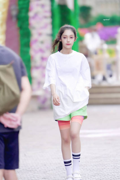 《创3》王艺瑾从130斤变成现在这样，她的减肥方