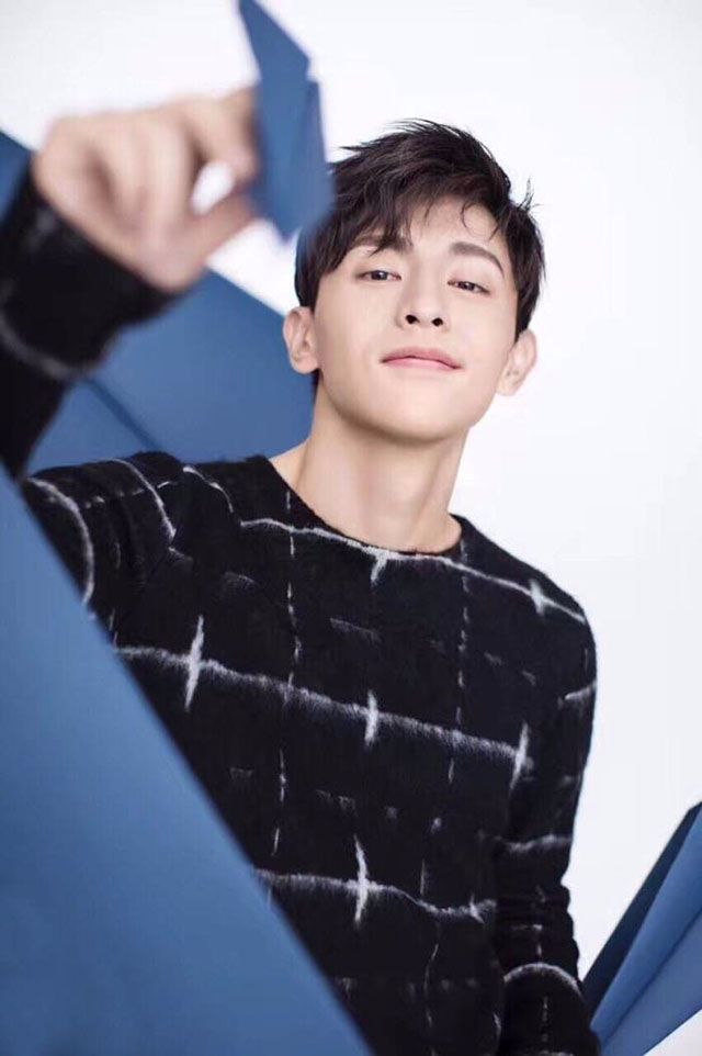 Lun Yan letting Deng is worth 8 hairstyle with the biggest difference, the 2nd mixes the 5th to resembled changing piece of face