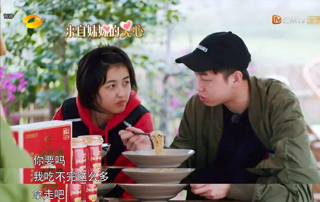 张子枫毫无综艺感，为何能成为《向往的生活》常驻嘉宾？