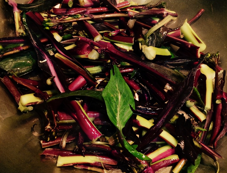 图片[5]-清炒红菜苔的做法步骤图 菜苔吃着香还不发苦-起舞食谱网