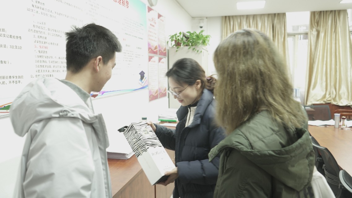 西农学子回开中,带去麦香阵阵