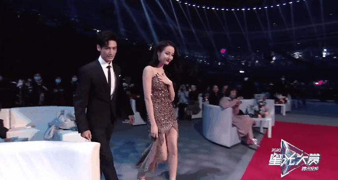 有人暗暗发糖，有人尴尬互动，星光大赏内场真