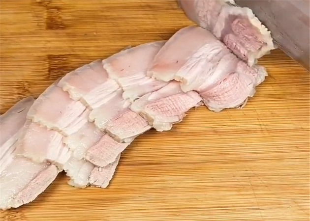 回锅肉一定要这样做，简单易学，在家就能吃到饭店的味道